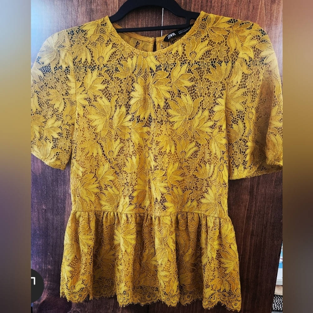 Zara small peplum mustard yellow lace blouse
